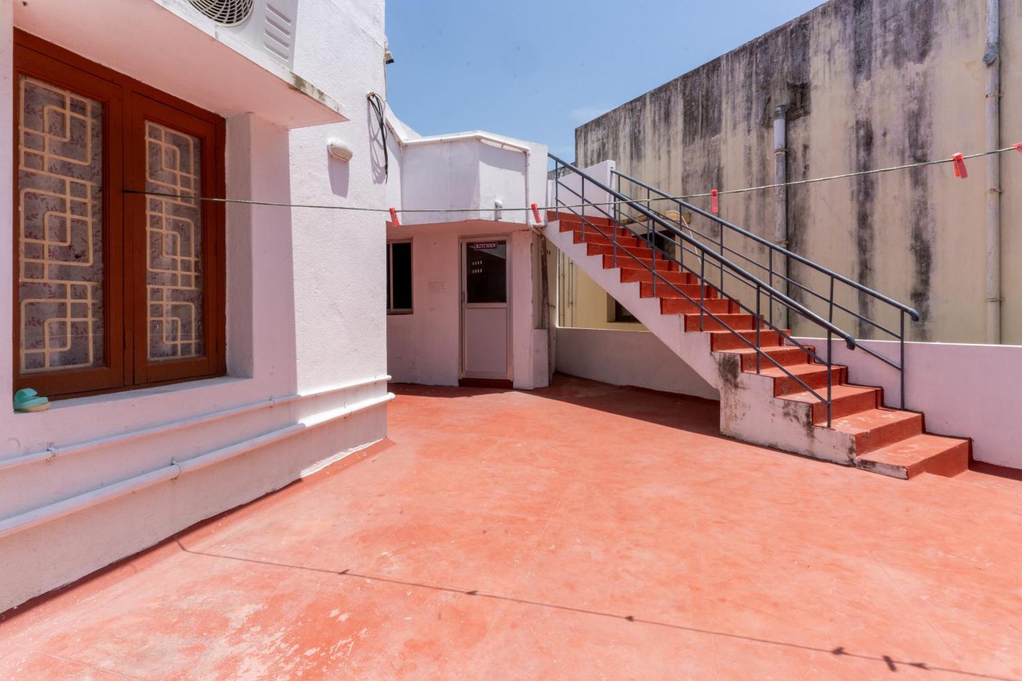 La Villa Pondi Cherie Centertownbeachauroville Puducherry Eksteriør billede